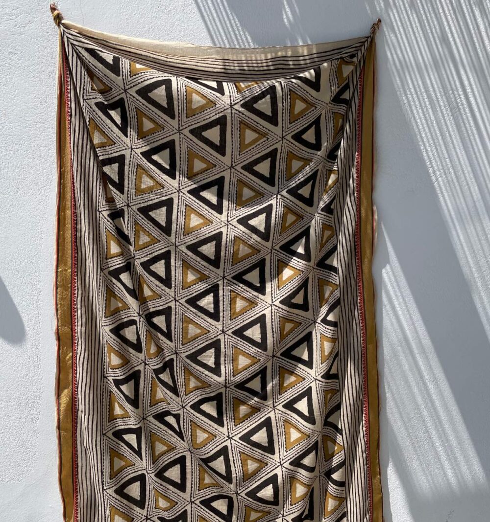 Cotton  patterned pareo in black and olive