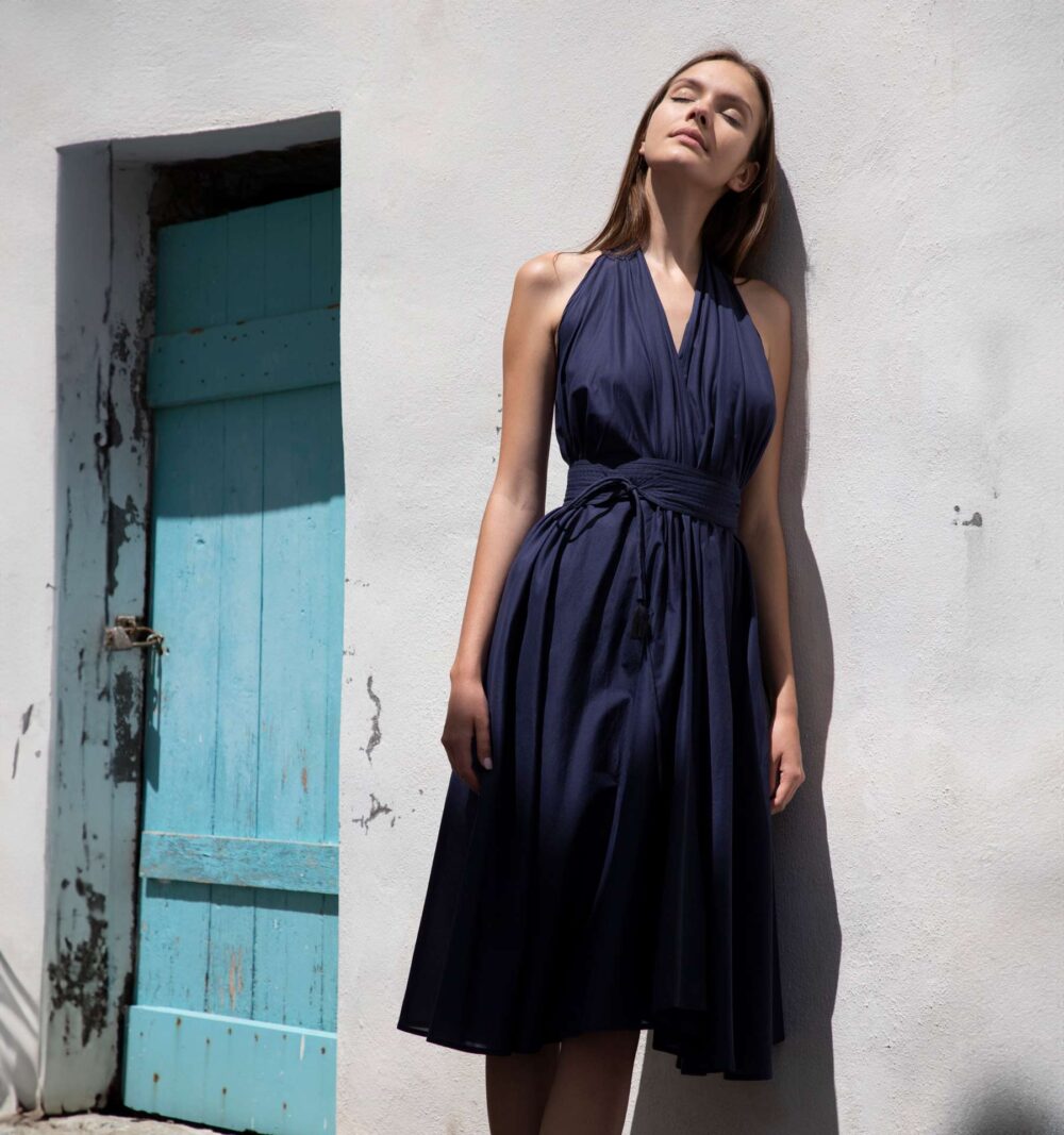 Mid-length smart pareo dress with belt  in dark blue
