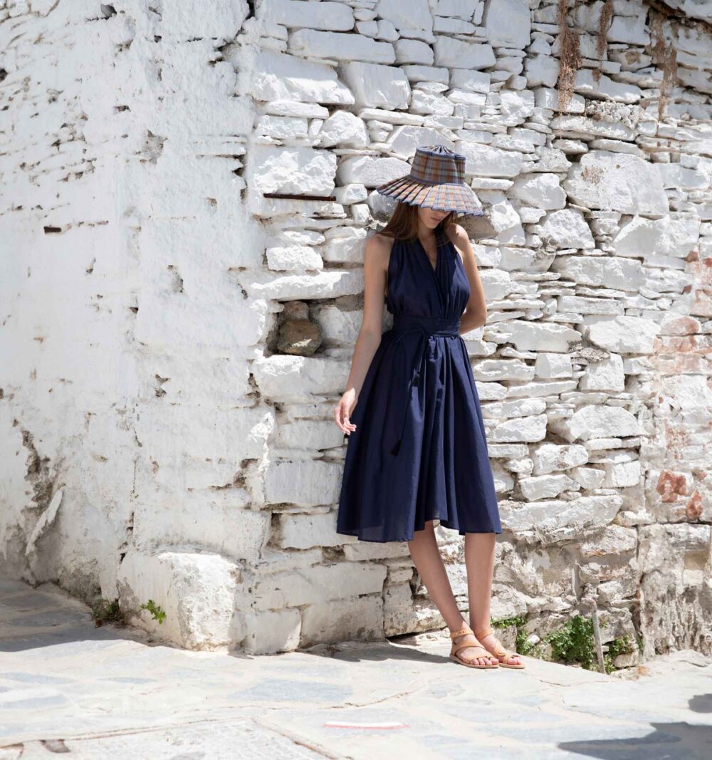 Mid-length smart pareo dress with belt  in dark blue - Image 3