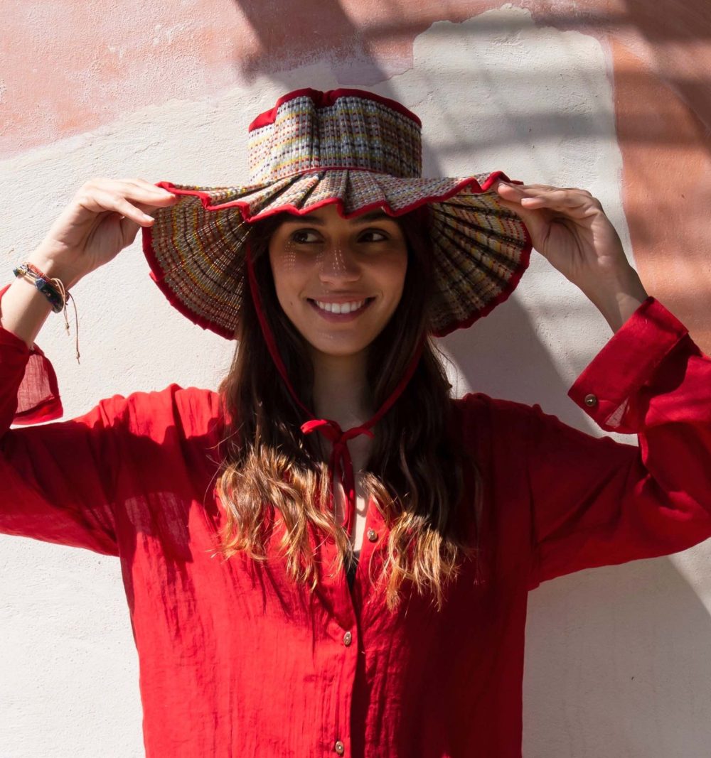 Lorna Murray Capri hat in Red