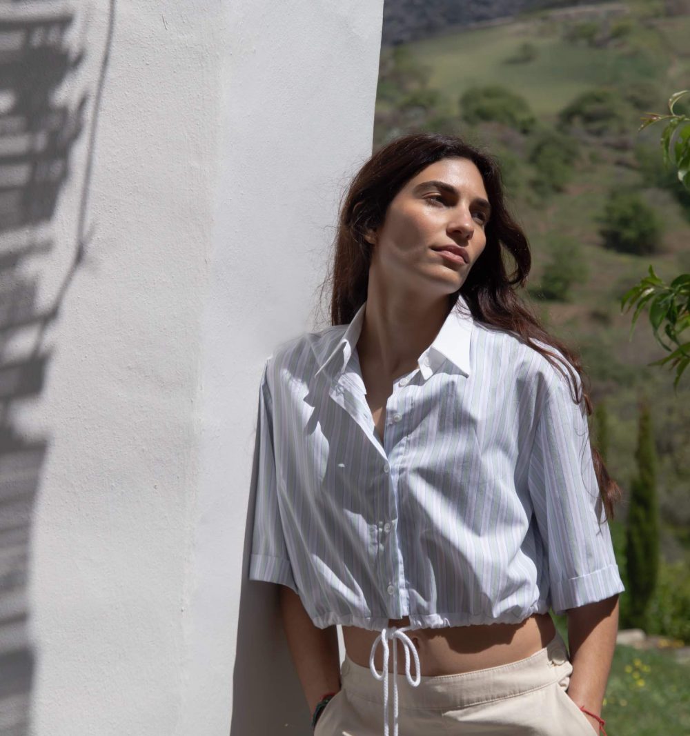 Croped Short-Sleeved Shirt - Image 3
