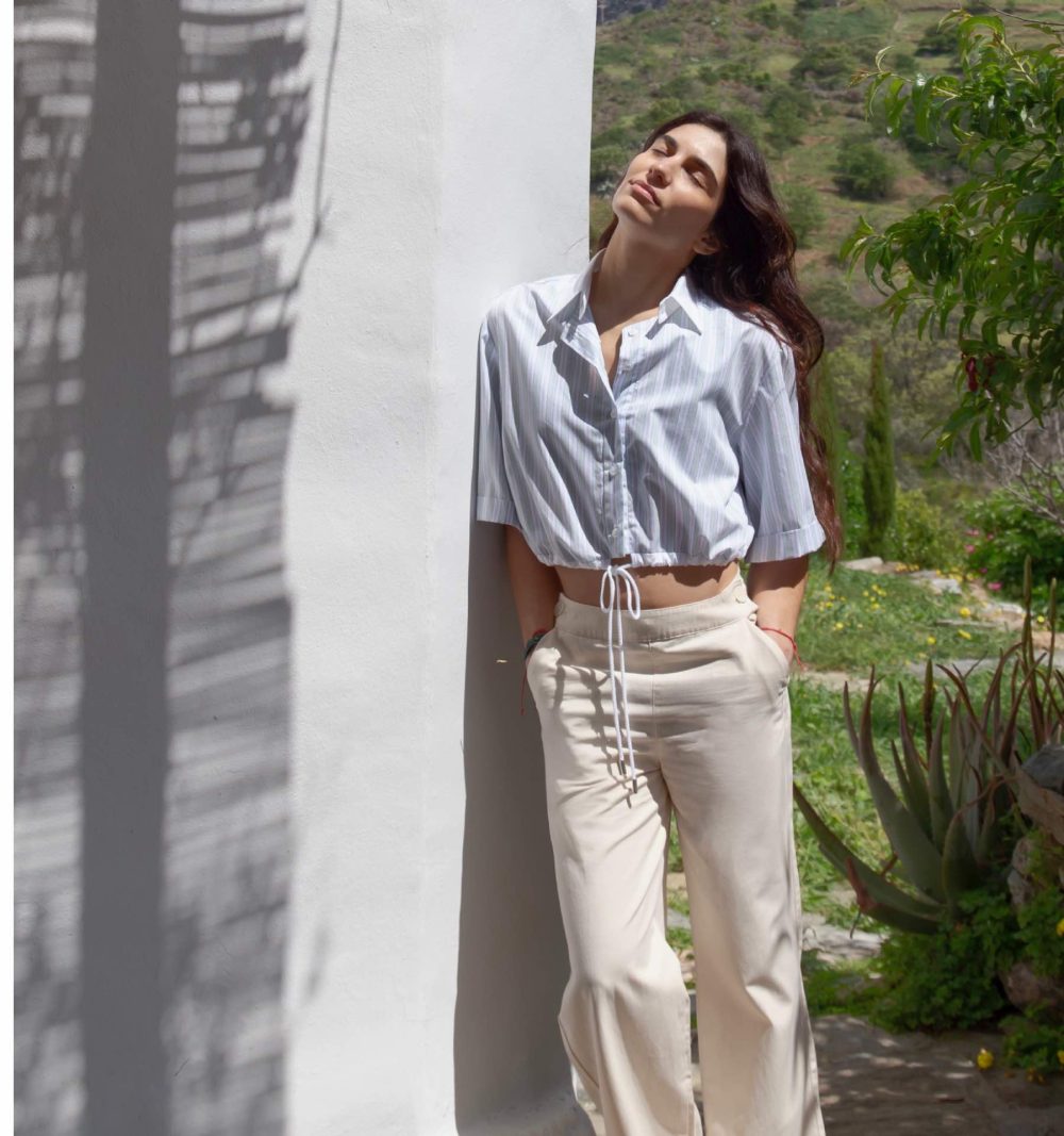 Croped Short-Sleeved Shirt - Image 2