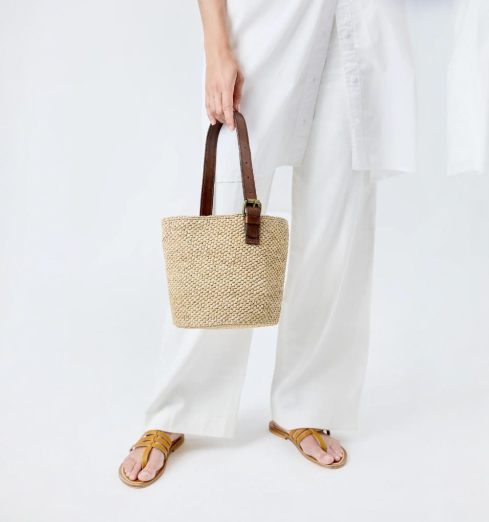 Ibeliv Raffia Shoulder Bucket Bag in Natural - Image 2