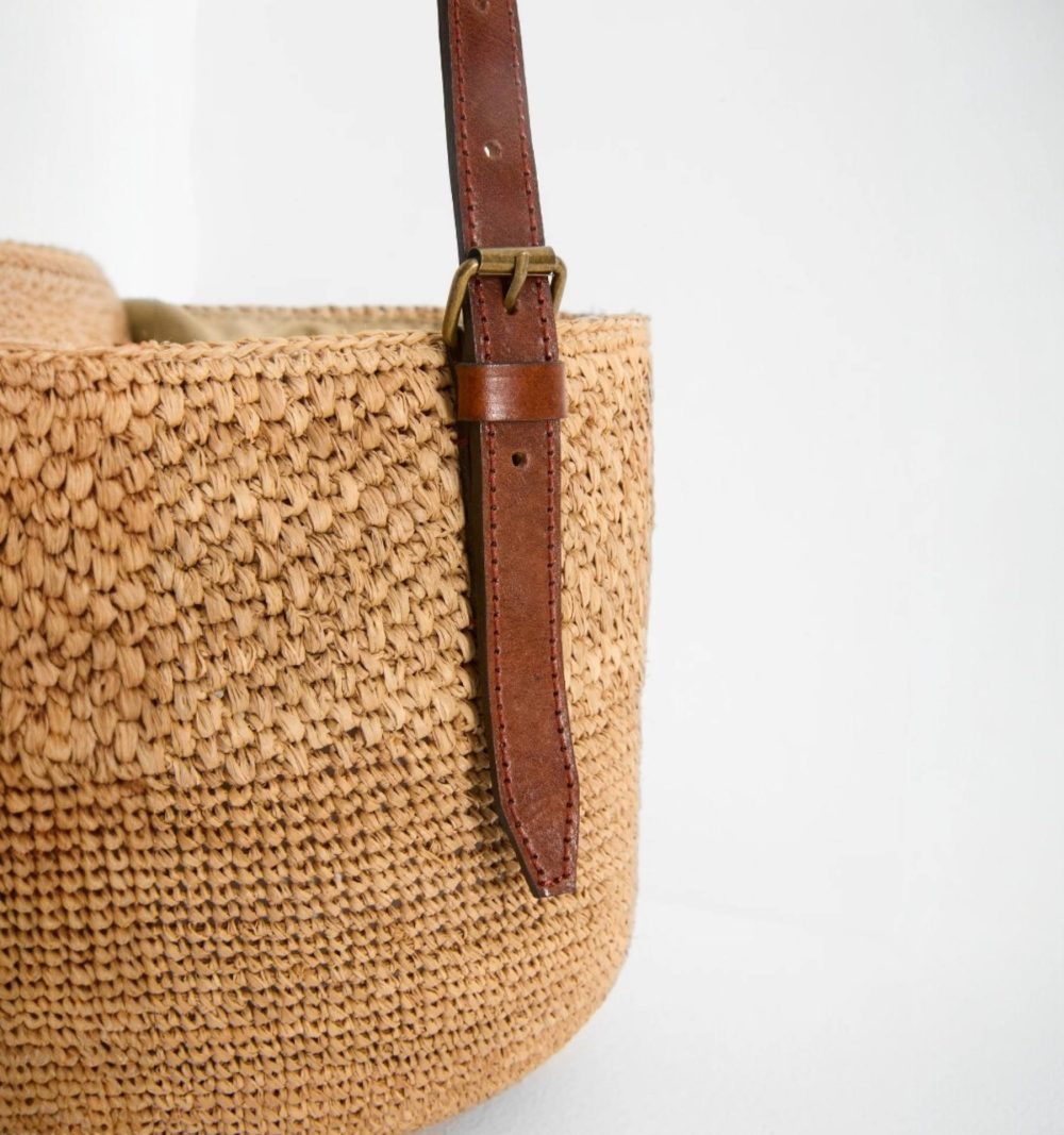 Ibeliv Raffia Shoulder Bucket Bag in Natural - Image 5