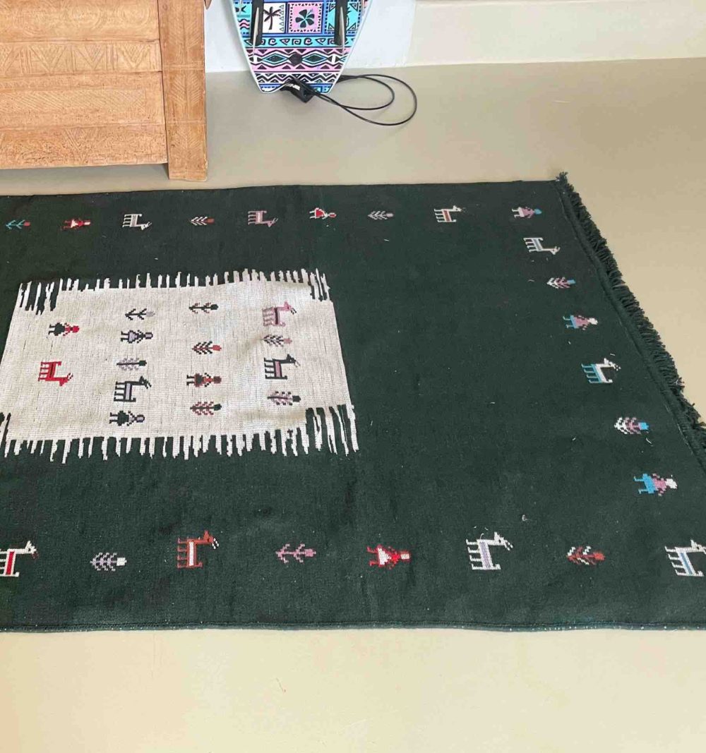 Reversible Woven Rug in Dark Green - Image 5
